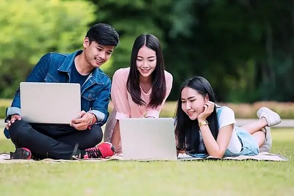 Để xin học bổng, trước tiên các ứng viên cần tìm hiểu về ngành học phù hợp và ngôi trường muốn học